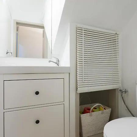 Feels Like Baixa Cozy Duplex Διαμέρισμα *