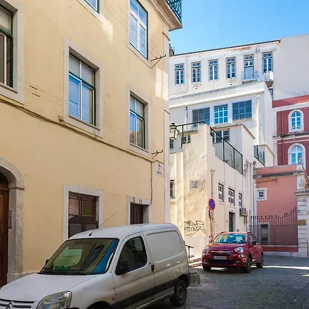 Feels Like Baixa Cozy Duplex
